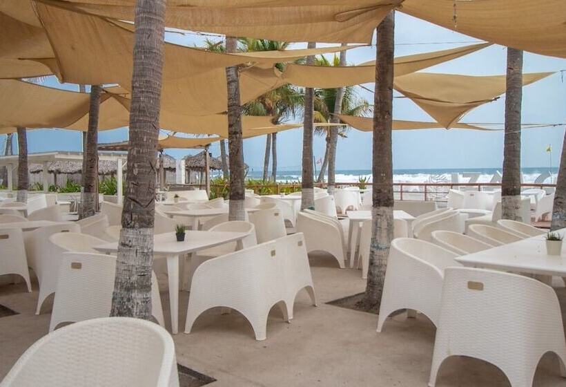 Izalco Hotel & Beach Resort