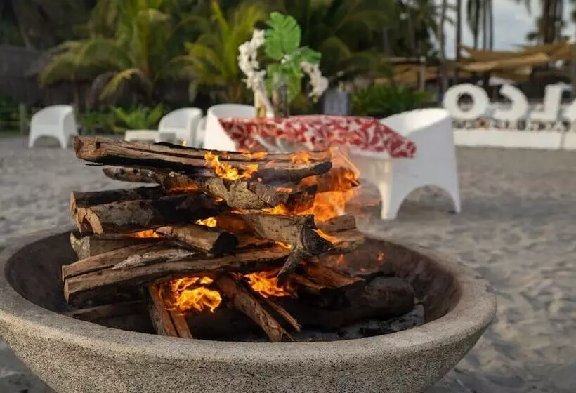 Izalco Hotel & Beach Resort