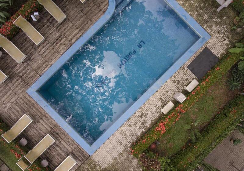 酒店 La Puerta Del Sol