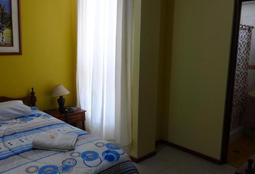 ホテル Las Lineas