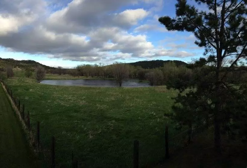 هتل Sweetgrass Inn Bed & Breakfast