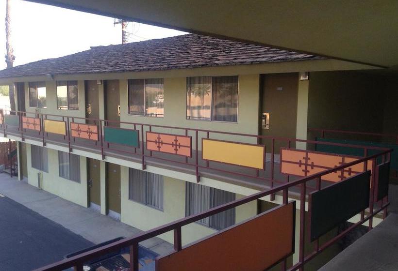 فندق Tropics Motor