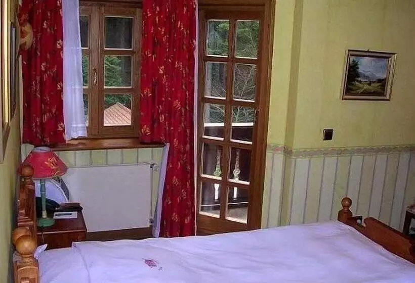 Hotelli Villa Stresov
