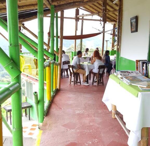 호스텔 Hostal Y Camping Los Girasoles