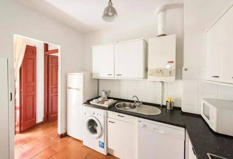 Apartamentos Madrid Centro B