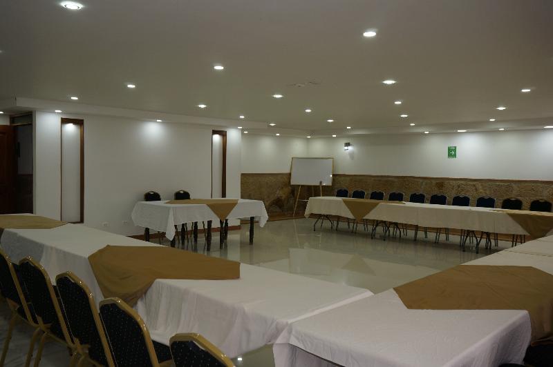 Отель Campanario De La Villa