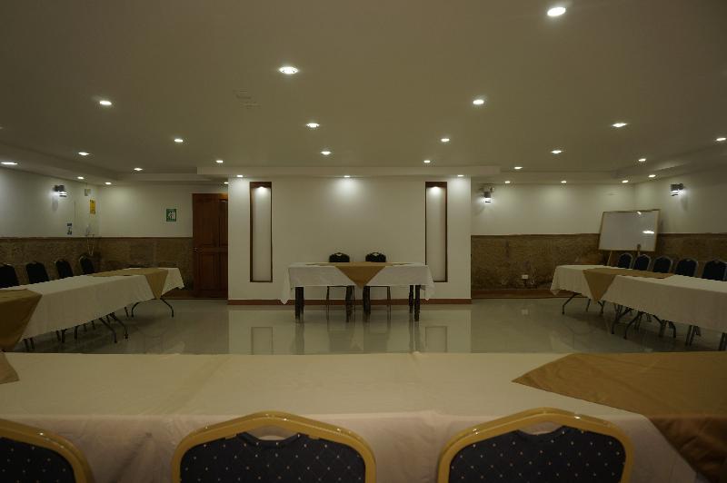 Отель Campanario De La Villa