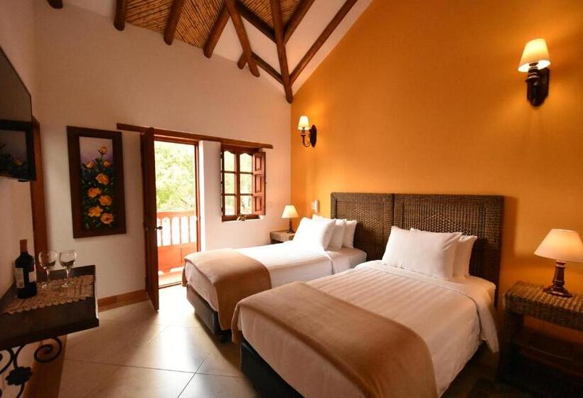 Отель Campanario Real