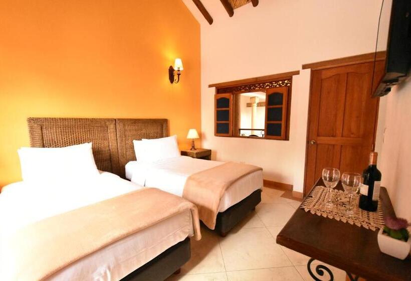 Отель Campanario Real