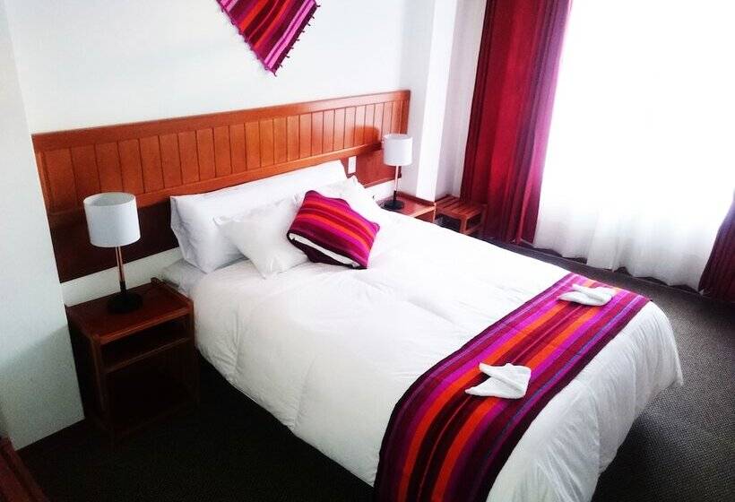 ホテル Cantuta Inn