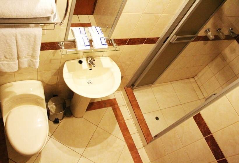 ホテル Cantuta Inn