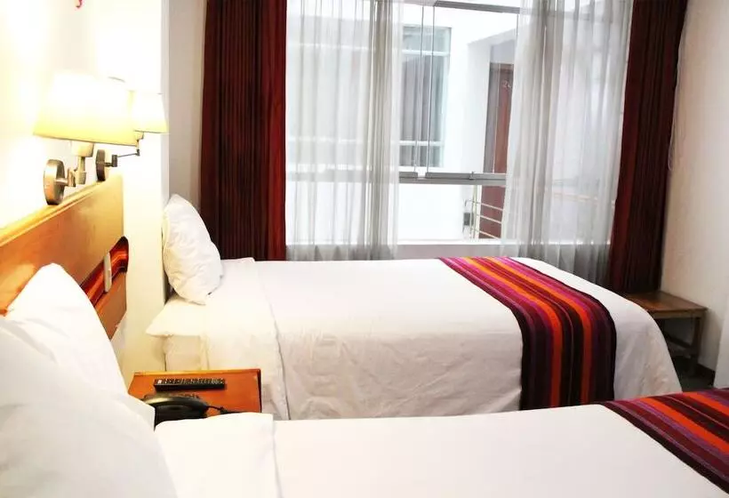 هتل Cantuta Inn