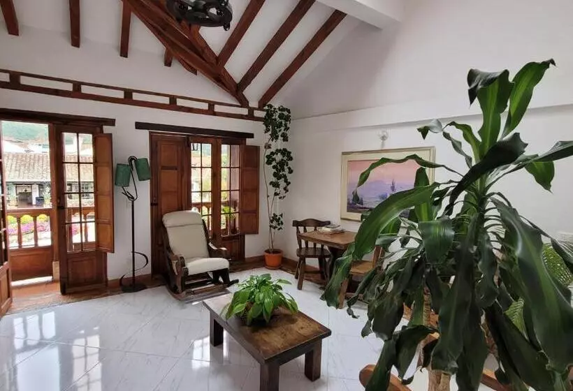 هتل Casa Cantabria