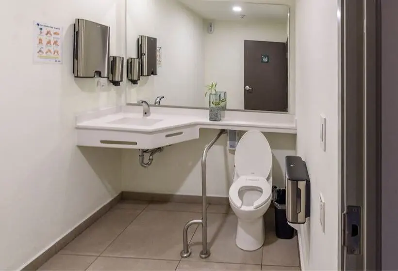 ホテル City Express Plus By Marriott Bogota Aeropuerto