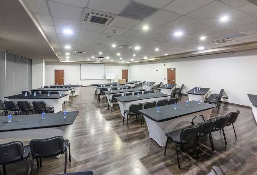 호텔 City Express Plus By Marriott Bogota Aeropuerto