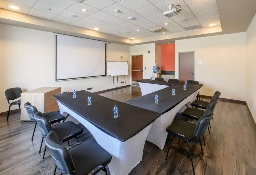 Hotelli City Express Plus By Marriott Bogota Aeropuerto
