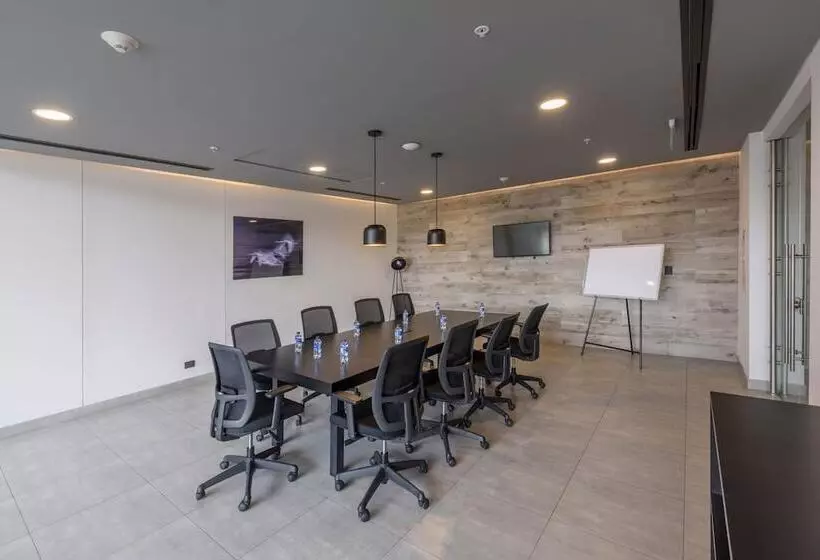 Hotelli City Express Plus By Marriott Bogota Aeropuerto