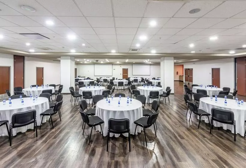 Hotelli City Express Plus By Marriott Bogota Aeropuerto