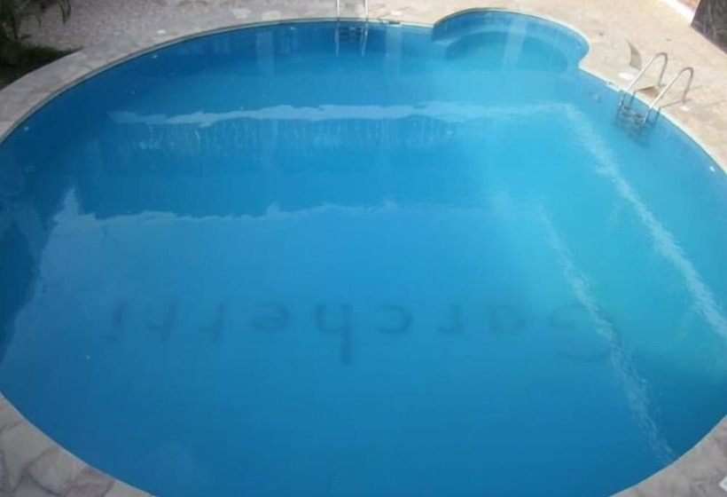 فندق & Restobar Karaoke Garchetti