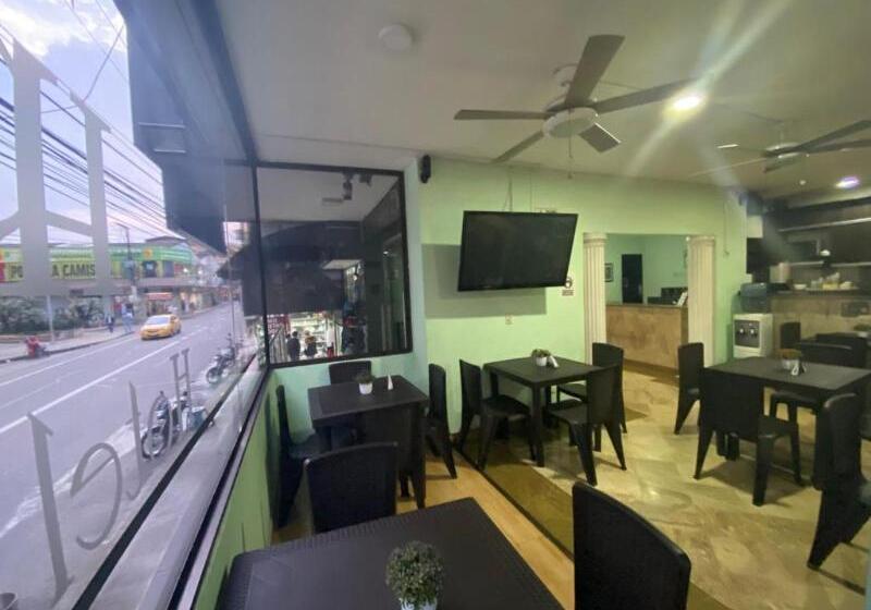 ホテル Ruisenor Itagui