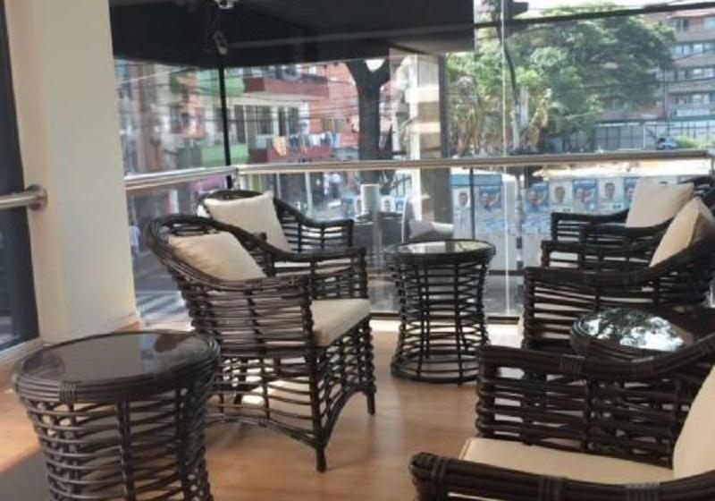 ホテル Ruisenor Itagui