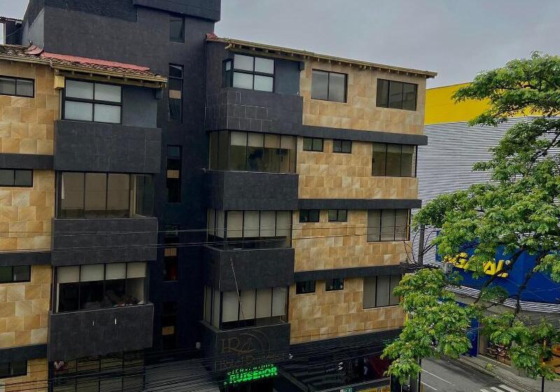 ホテル Ruisenor Itagui