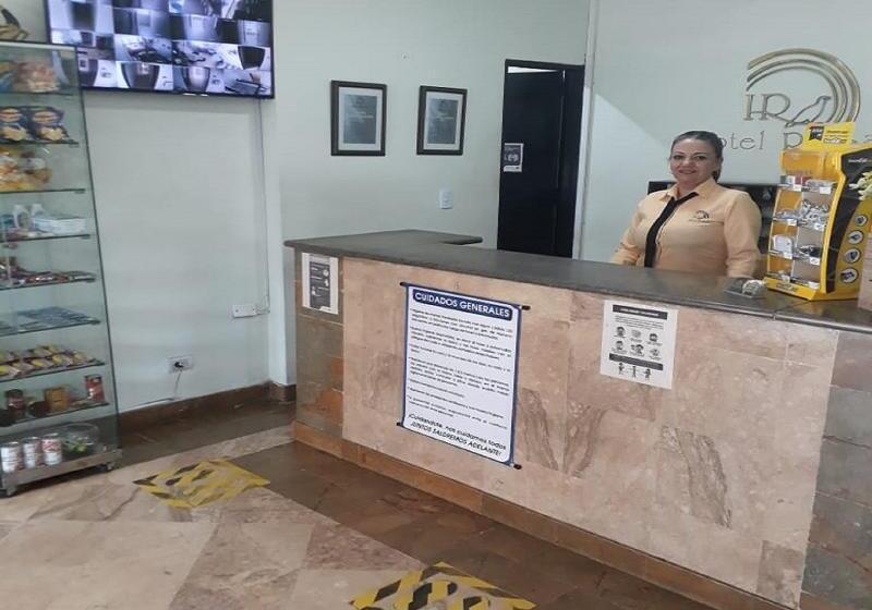 ホテル Ruisenor Itagui