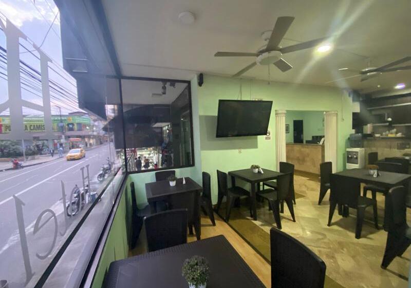 ホテル Ruisenor Itagui