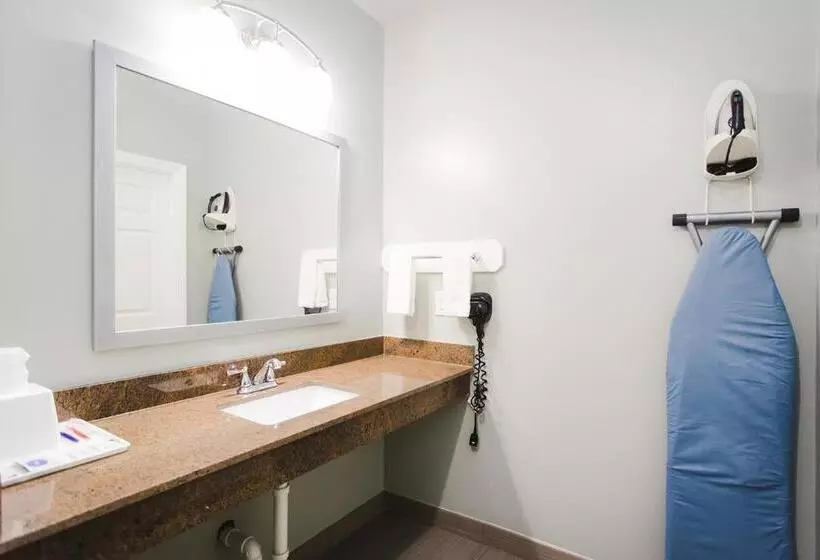 Motelli Econo Lodge Inn & Suites