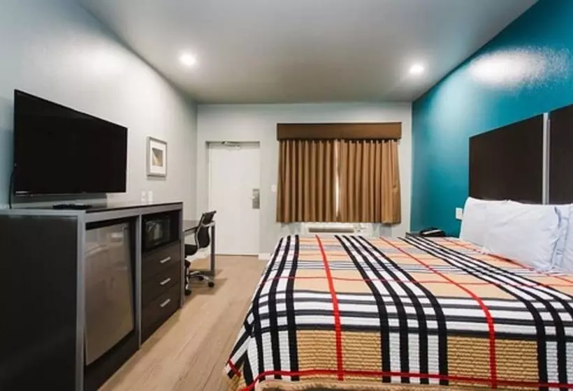 Motelli Econo Lodge Inn & Suites
