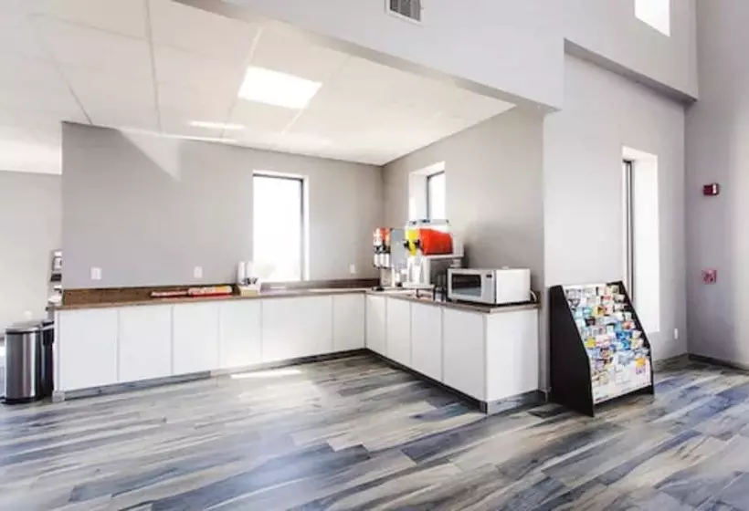 Motelli Econo Lodge Inn & Suites