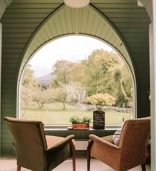 リゾートホテル Enniskeen Estate & Forest Spa   Boutique Riverside Glamping Cabins