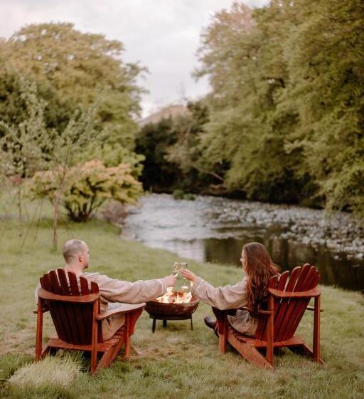 אתר נופש Enniskeen Estate & Forest Spa   Boutique Riverside Glamping Cabins