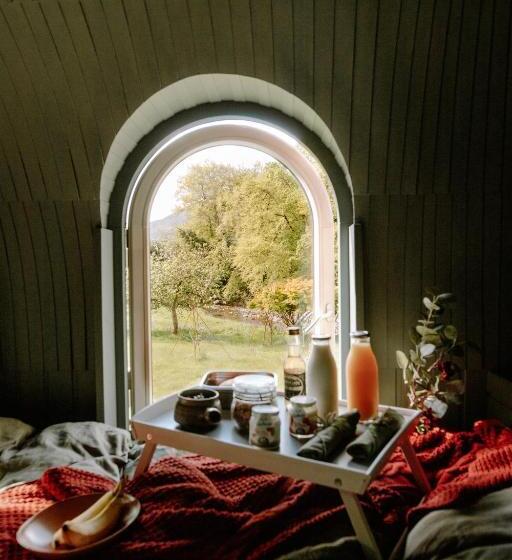 אתר נופש Enniskeen Estate & Forest Spa   Boutique Riverside Glamping Cabins