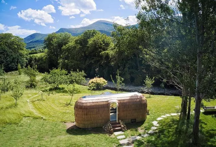 リゾートホテル Enniskeen Estate & Forest Spa   Boutique Riverside Glamping Cabins