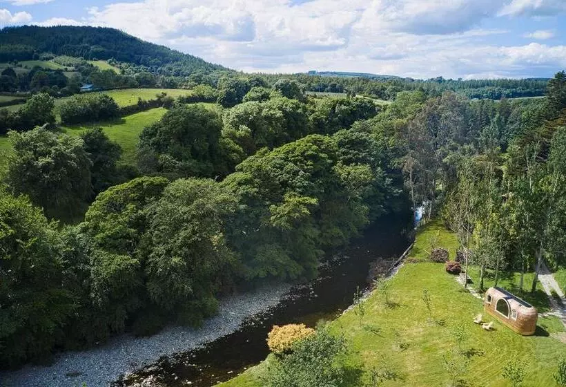 リゾートホテル Enniskeen Estate & Forest Spa   Boutique Riverside Glamping Cabins