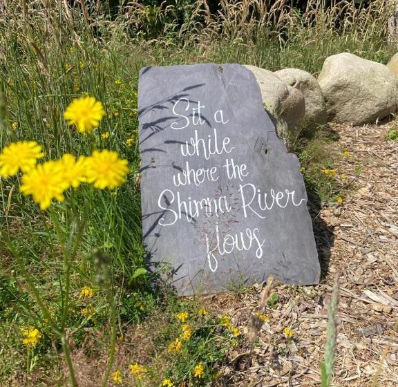 אתר נופש Enniskeen Estate & Forest Spa   Boutique Riverside Glamping Cabins