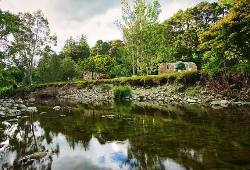 リゾートホテル Enniskeen Estate & Forest Spa   Boutique Riverside Glamping Cabins