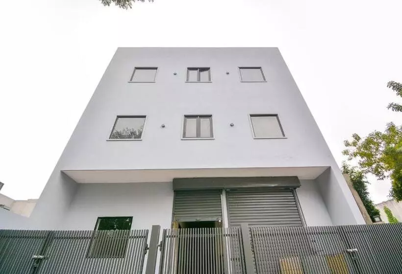 ホテル O White Solitaire