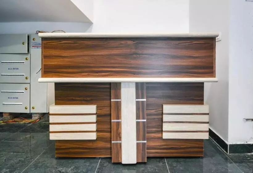 ホテル O White Solitaire