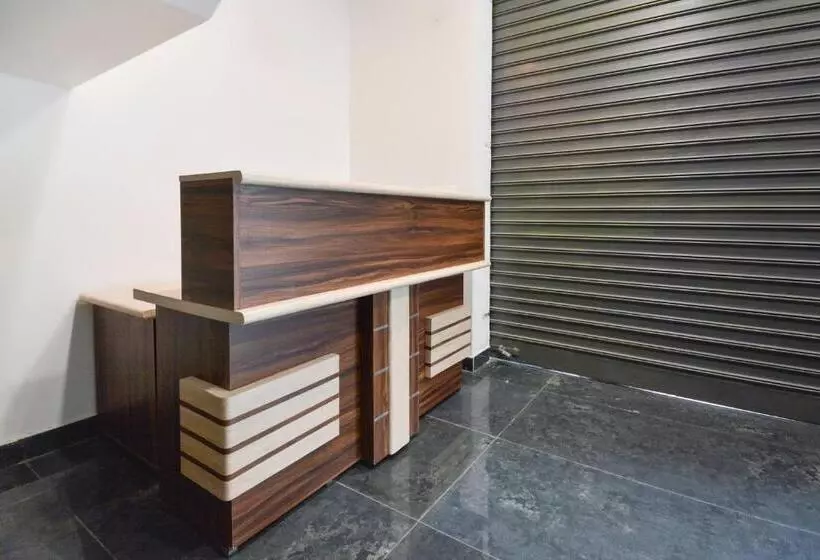 ホテル O White Solitaire