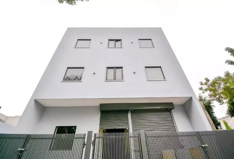 ホテル O White Solitaire