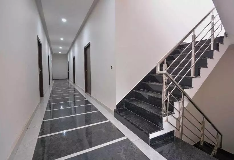 ホテル O White Solitaire