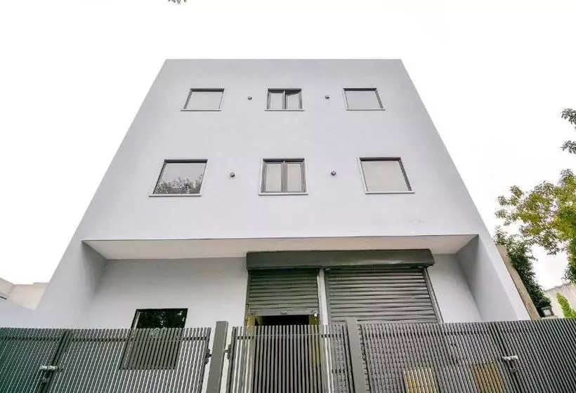 ホテル O White Solitaire