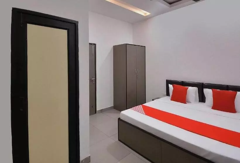 ホテル O White Solitaire