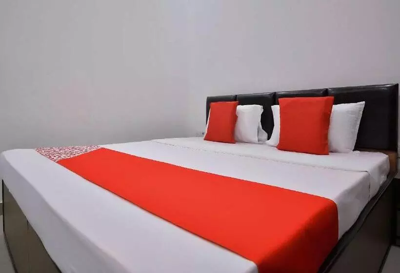 ホテル O White Solitaire