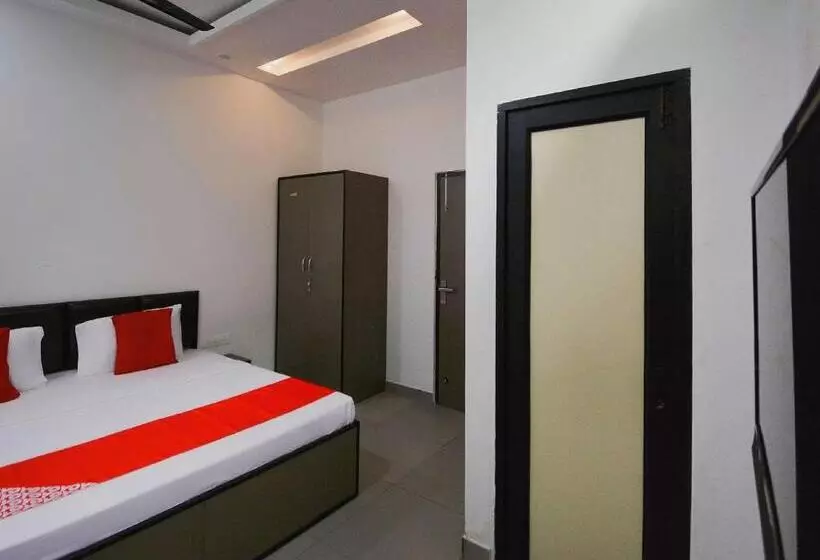 ホテル O White Solitaire