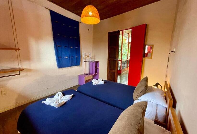 ユースホステル Hostal Tralala Salento