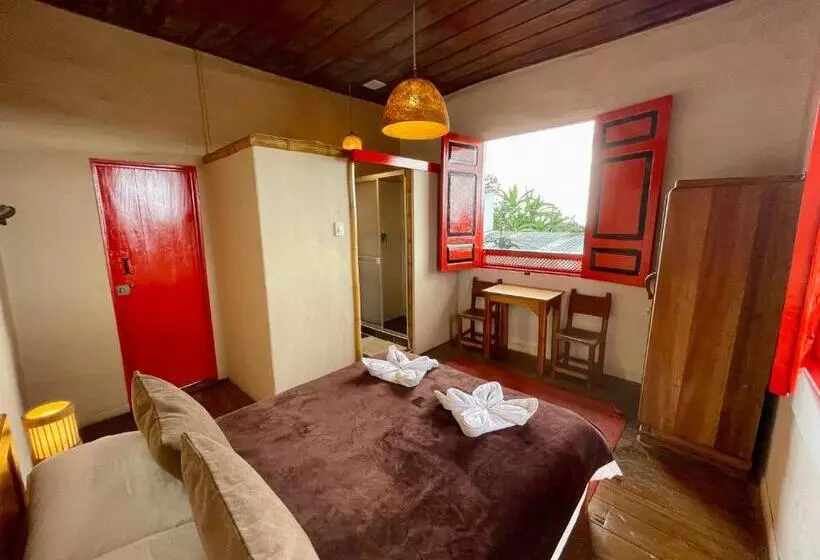 ユースホステル Hostal Tralala Salento
