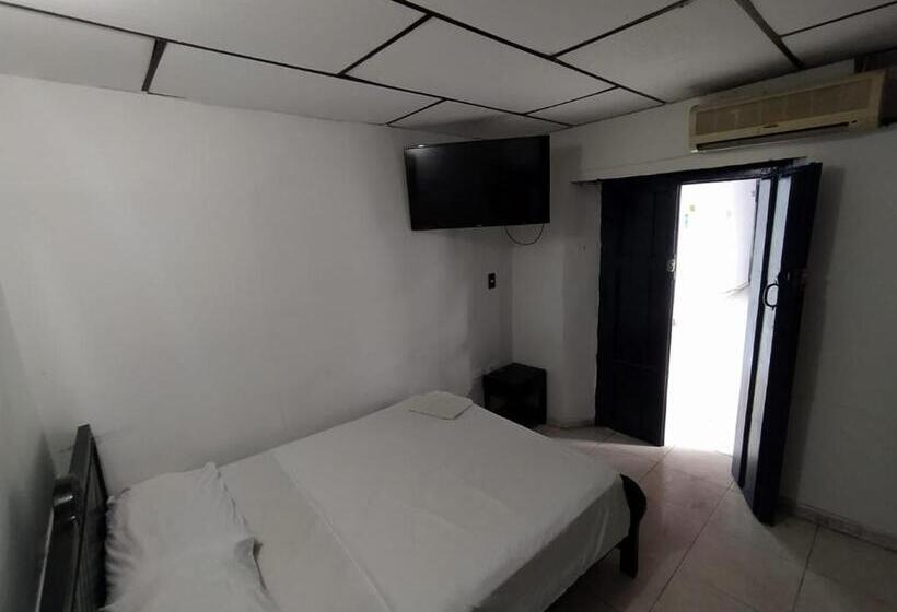 هتل Andalucía Inn